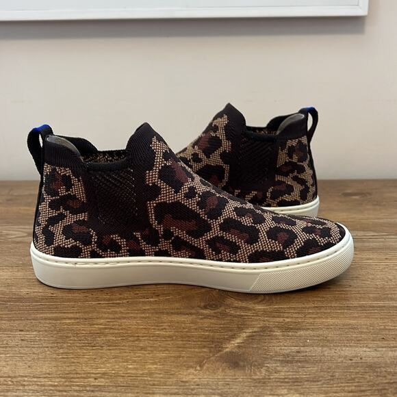 Rothy’s The Chelsea Wildcat Print Pull On Ankle Booties - Picture 10 of 16
